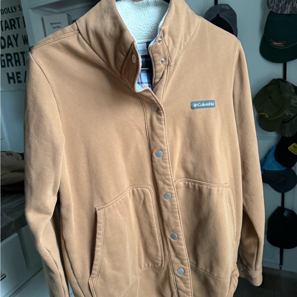 Columbia Women’s Tan Hooded Shirt Jacket - Picture 4 of 7
